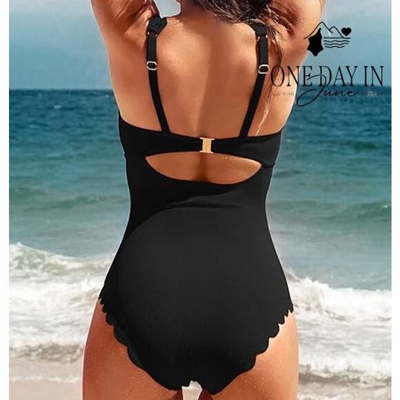 Charmo Scallop Edge Ribbed One Piece Swimsuit Size M - Picture 2 of 7